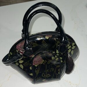 BRAVO Beverly Hills Collection Genuine Leather    Color:  black and green